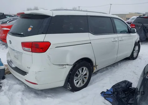 2015 Kia Sedona Lx z USA, uszkodzony, nr VIN KNDMB5C18F6055895